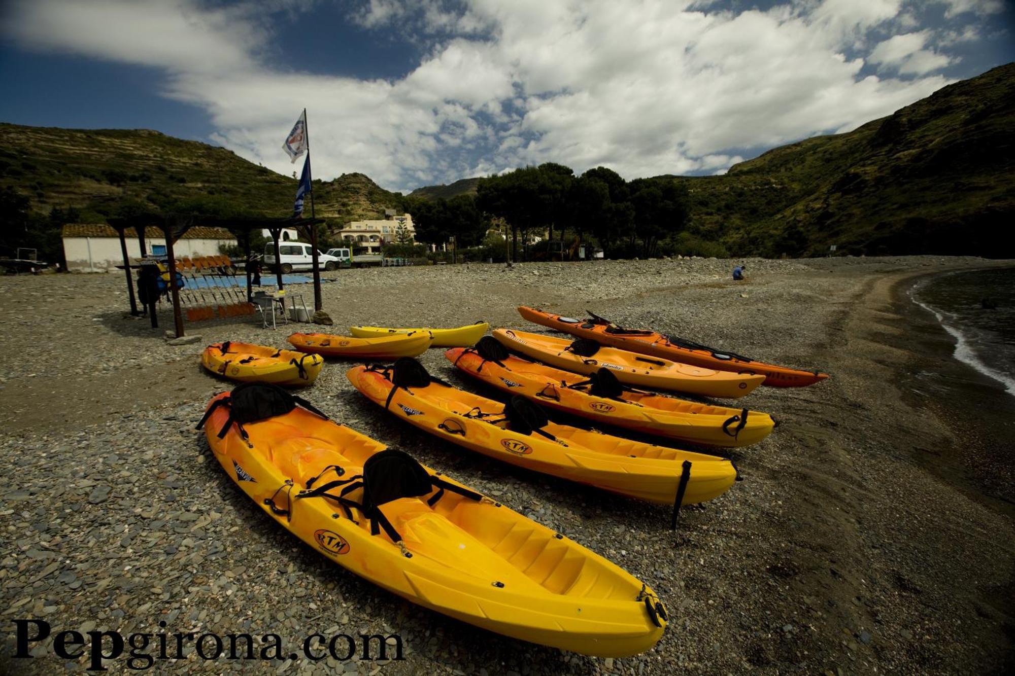 Hotel Cala Joncols Roses Bagian luar foto