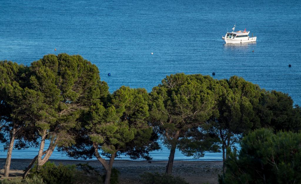 Hotel Cala Joncols Roses Bagian luar foto