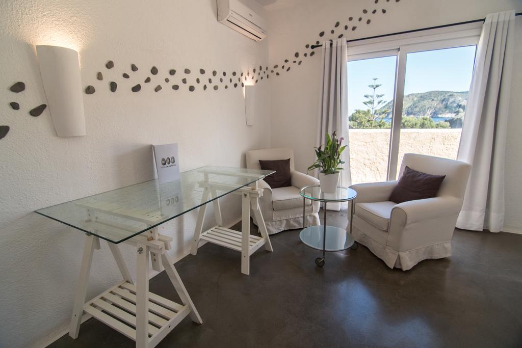 Hotel Cala Joncols Roses Bagian luar foto