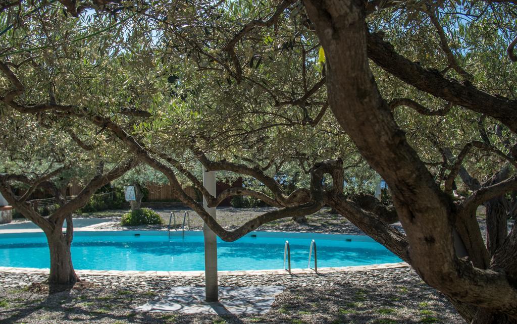 Hotel Cala Joncols Roses Bagian luar foto