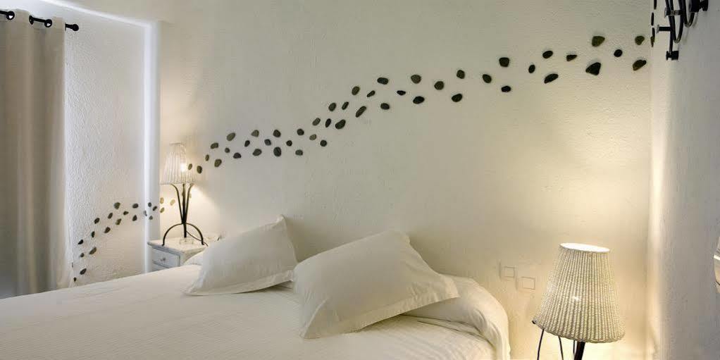 Hotel Cala Joncols Roses Bagian luar foto