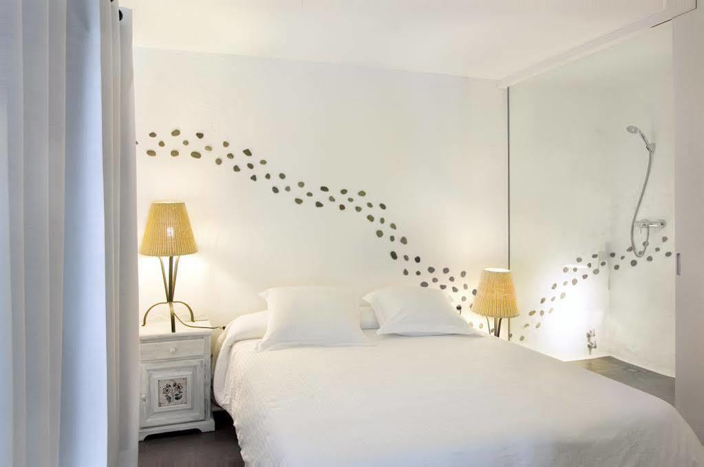 Hotel Cala Joncols Roses Bagian luar foto